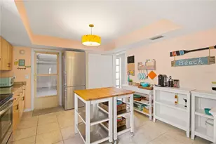 7354 W Country Club Dr N, Sarasota, FL 34243 - Photo 15