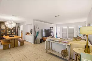 7354 W Country Club Dr N, Sarasota, FL 34243 - Photo 11