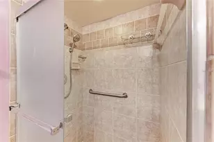 7287 Eleanor Cir, Sarasota, FL 34243 - Photo 13