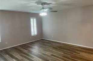 7287 Eleanor Cir, Sarasota, FL 34243 - Photo 25