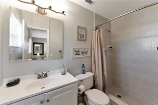 2916 Woodcrest Dr Dr, Sarasota, FL 34239 - Photo 15