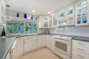 520 Glen Oak Rd, Venice, FL 34292 - Photo 9