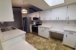 575 Constance Rd, Venice, FL 34293 - Photo 5