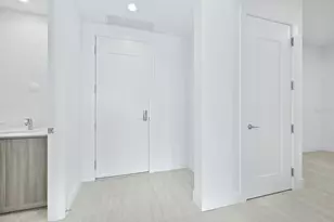 301 Quay Commons, Sarasota, FL 34236 - Photo 15