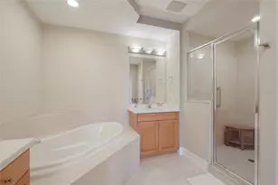 5591 Cannes Cir, Sarasota, FL 34231 - Photo 23