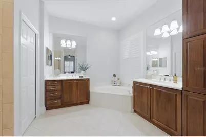 12323 Thornhill Court, Lakewood Ranch, FL 34202 - Photo 27