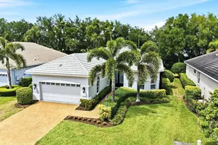 12323 Thornhill Ct, Lakewood Ranch, FL 34202 - Photo 3