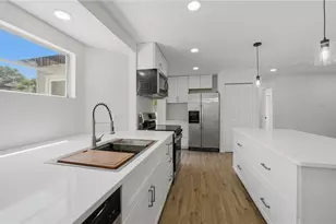 561 Yale Rd, Venice, FL 34293 - Photo 3