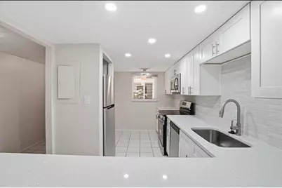 3700 S Osprey Avenue #115, Sarasota, FL 34239 - Photo 11