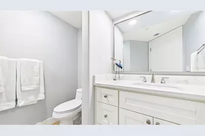 1241 Gulf Of Mexico Drive #506, Longboat Key, FL 34228 - Photo 21