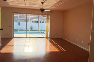 7404 38th Ct E, Sarasota, FL 34243 - Photo 11