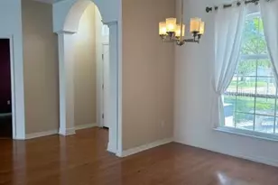 7404 38th Ct E, Sarasota, FL 34243 - Photo 15