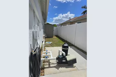 7404 38th Court E, Sarasota, FL 34243 - Photo 55