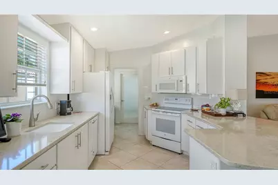 5867 Helicon Place, Sarasota, FL 34238 - Photo 13