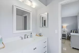 2486 Breakwater Cir, Sarasota, FL 34231 - Photo 27