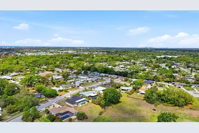 2486 Breakwater Circle, Sarasota, FL 34231 - Photo 43