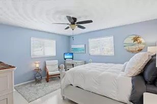 2486 Breakwater Cir, Sarasota, FL 34231 - Photo 19