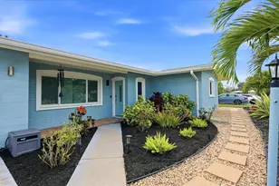 2486 Breakwater Cir, Sarasota, FL 34231 - Photo 3