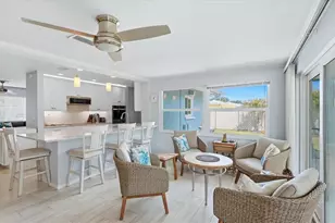 2486 Breakwater Cir, Sarasota, FL 34231 - Photo 17