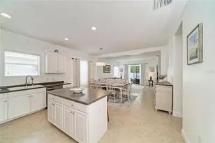 4650 Woodbrook Dr, Sarasota, FL 34243 - Photo 11