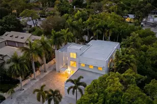 1751 Hawthorne St, Sarasota, FL 34239 - Photo 3