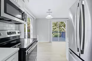 2852 Nassau St, Sarasota, FL 34231 - Photo 13