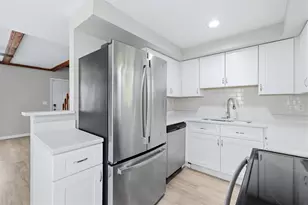 2852 Nassau St, Sarasota, FL 34231 - Photo 11