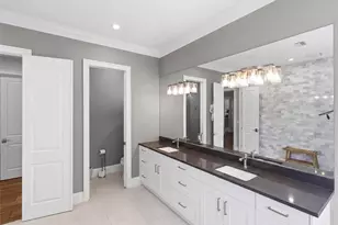 1705 Wisconsin Ln, Sarasota, FL 34239 - Photo 27