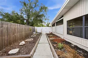 2715 Ingot Pl, Sarasota, FL 34235 - Photo 27