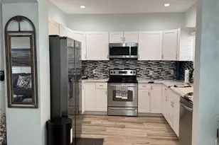 3304 Lisa Ln, Naples, FL 34109 - Photo 15