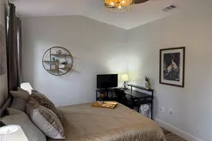 3304 Lisa Ln, Naples, FL 34109 - Photo 21
