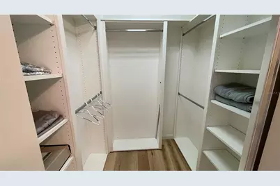 7677 Bergamo Avenue, Sarasota, FL 34238 - Photo 15