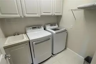 7677 Bergamo Ave, Sarasota, FL 34238 - Photo 17