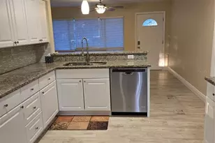 2212 Vinson Ave, Sarasota, FL 34232 - Photo 5