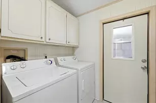 8420 Imperial Cir, Palmetto, FL 34221 - Photo 17
