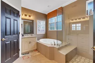 8204 Villa Grande Ct, Sarasota, FL 34243 - Photo 29