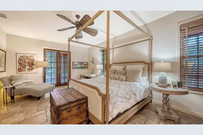 922 Indian Beach Drive, Sarasota, FL 34234 - Photo 19