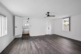 8301 Riverside Dr NE, Saint Petersburg, FL 33702 - Photo 11