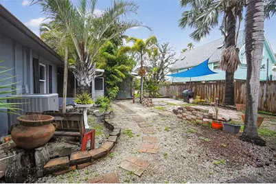 8301 Riverside Drive NE, Saint Petersburg, FL 33702 - Photo 25