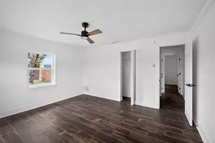 8301 Riverside Dr NE, Saint Petersburg, FL 33702 - Photo 19