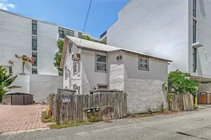 420 Kumquat Ct, Sarasota, FL 34236 - Photo 3