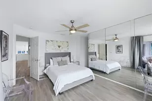 972 Sandpiper Cir, Bradenton, FL 34209 - Photo 13
