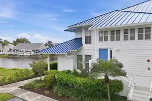 972 Sandpiper Cir, Bradenton, FL 34209 - Photo 1