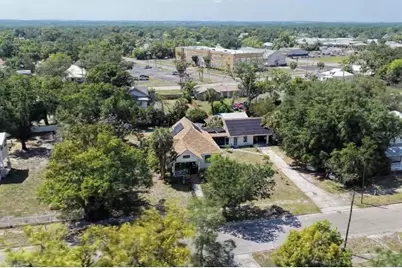 223 N Monroe Avenue, Arcadia, FL 34266 - Photo 3