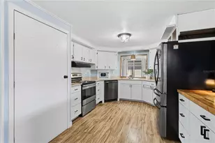 238 Palm Air Dr, Osprey, FL 34229 - Photo 11