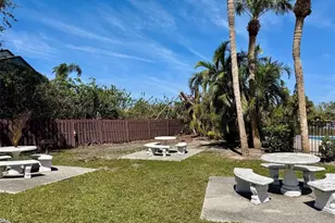 2632 Hidden Lake Dr N, Sarasota, FL 34237 - Photo 27
