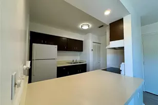 2632 Hidden Lake Dr N, Sarasota, FL 34237 - Photo 11