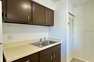 2632 Hidden Lake Dr N, Sarasota, FL 34237 - Photo 15