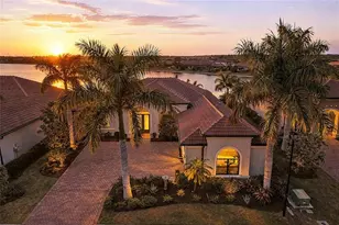 352 Maraviya Blvd, Nokomis, FL 34275 - Photo 1