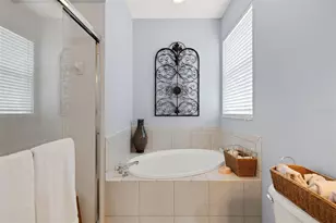 378 Londonderry Dr, Sarasota, FL 34240 - Photo 27